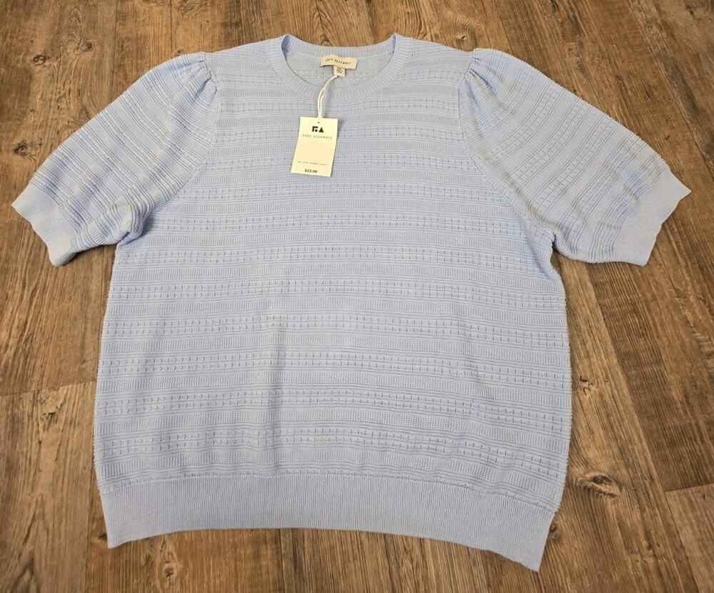 Free Assembly Women's 2XL Sweater Tee Blue NWT Puff Shoulder Short Sleeve Preppy